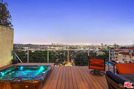 2967 Glendower Ave Los Angeles, CA 90027