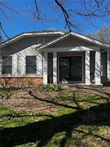 304 Fallwood Ct St Peters, MO 63376