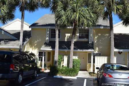 2072 Champions Way #2072 North Lauderdale, FL 33068