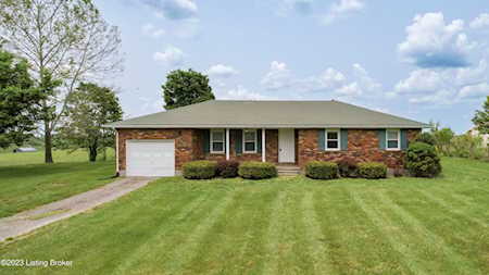 131 E Railroad Ave Gravel Switch, KY 40328