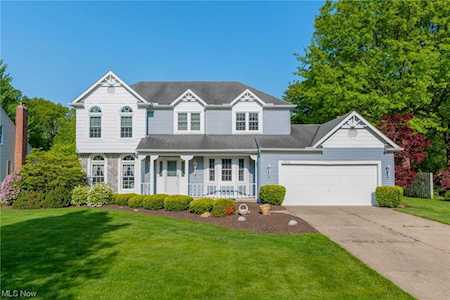 1732 Hunters Point Ln Westlake, OH 44145