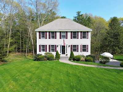 9 Hilton Dr Newmarket, NH 03857
