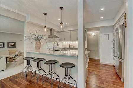 6105 Lincoln Drive #131 Edina, MN 55436