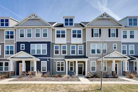 689 Satori Way Chaska, MN 55318