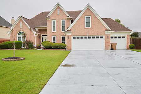 8762 Forest Breeze Dr Cordova, TN 38018