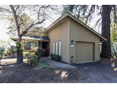 5852 Lakeview BLVD Lake Oswego, OR 97035