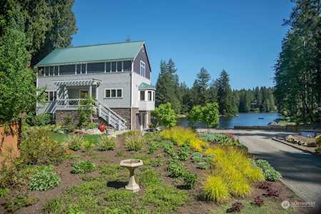 31329 NE 111th Place Carnation, WA 98014