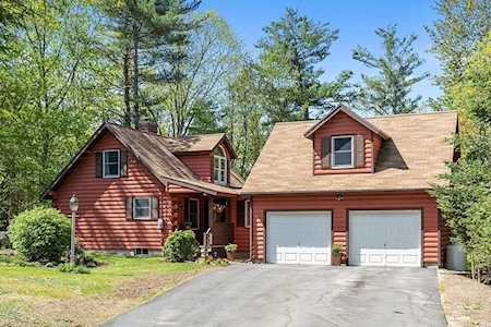 3 Noel Dr Ashburnham, MA 01430