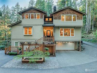 24810 SE Mirrormont Dr Issaquah, WA 98027
