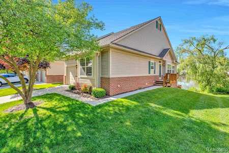 41907 Cantebury Dr Novi, MI 48377