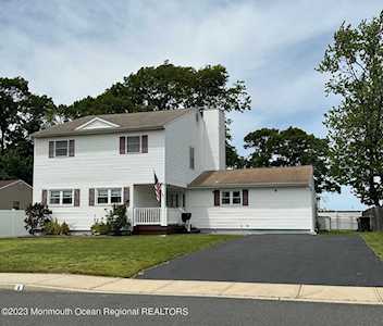 4 Knoll Terrace Hazlet, NJ 07730