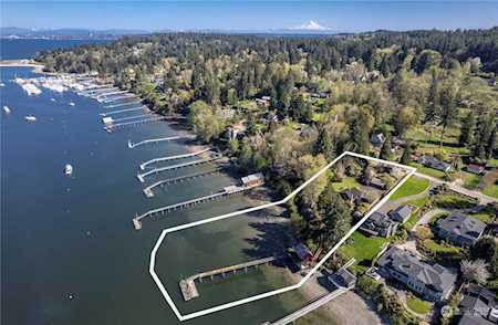 5943 Rose Loop NE Bainbridge Island, WA 98110