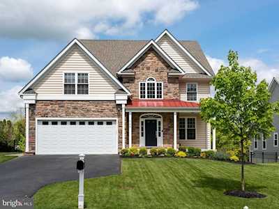 111 Fox Hollow Ln Broomall, PA 19008