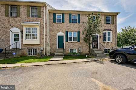 203 Bell Ringer Ct Newark, DE 19702