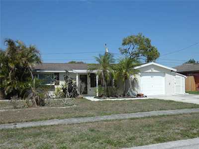 1108 Rushmore Dr Holiday, FL 34690