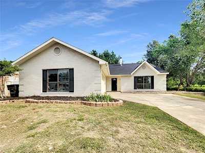 4245 Huckleberry Drive Fort Worth, TX 76137