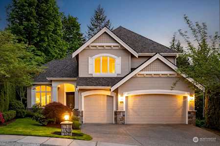 19661 NE 44th Place Sammamish, WA 98074