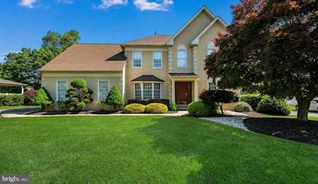 2016 Cedar Dr Warrington, PA 18976