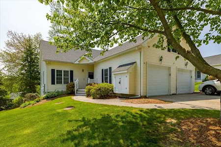 32 William Onthank Ln #32 Southborough, MA 01772