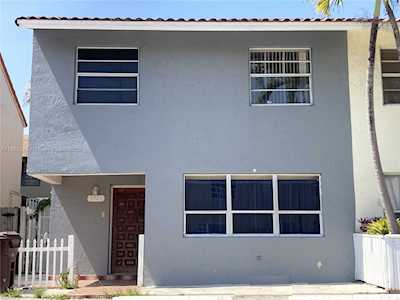 2421 W 54th Pl #11 Hialeah, FL 33016