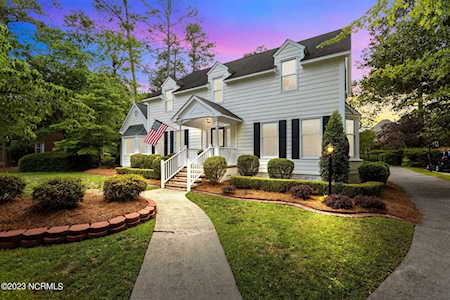 702 Daventry Drive Greenville, NC 27858