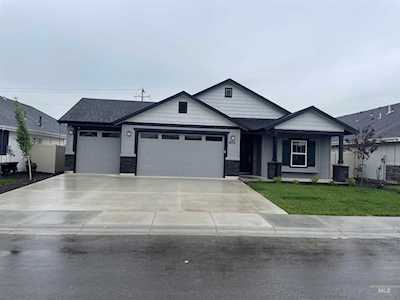 7632 E Savanna River St Nampa, ID 83687