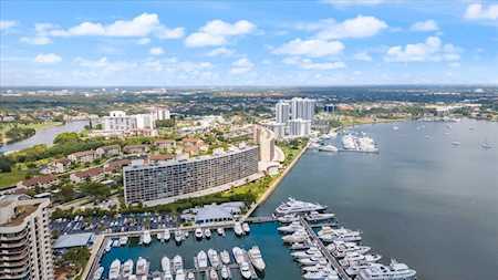 130 Lakeshore Drive #323 North Palm Beach, FL 33408