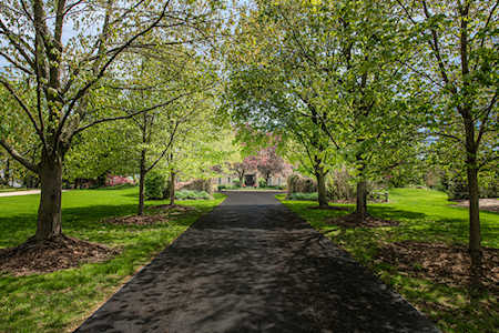 55 Stratham Circle North Barrington, IL 60010