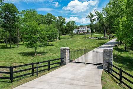 5028 Carters Creek Pike Franklin, TN 37064