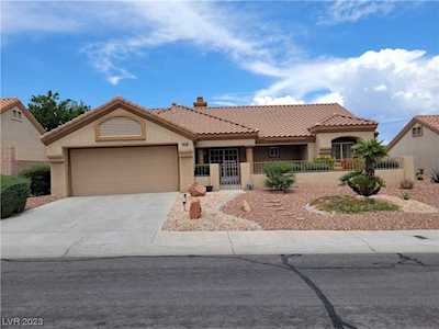 9520 Yucca Blossom Dr Las Vegas, NV 89134