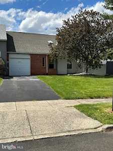 3201 Whitney Ct Bensalem, PA 19020