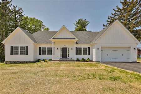 432 Freedom Ct Easton, PA 18040