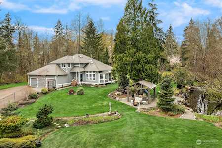 11311 W Lake Joy Dr NE Carnation, WA 98014