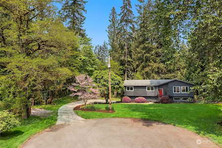 10625 314th Ave NE Carnation, WA 98014