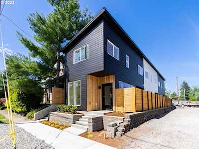 7477 N Newell AVE #2 Portland, OR 97203