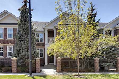 10 St Julien Dr SW #15 Calgary, AB T2T 6E2