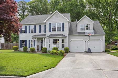 339 Peach Tree Cres Newport News, VA 23602
