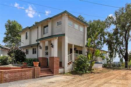 1765 Idaho Ave Escondido, CA 92027