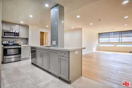 880 W 1st St #611 Los Angeles, CA 90012
