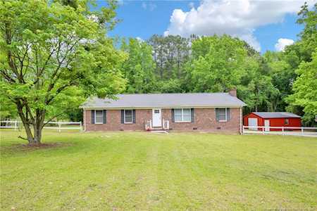 2186 Byrds Pond Road Erwin, NC 28339
