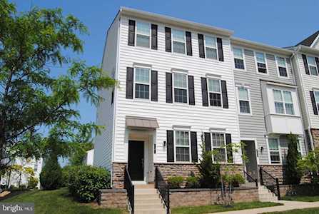 1 Nottingham Ln Hatboro, PA 19040