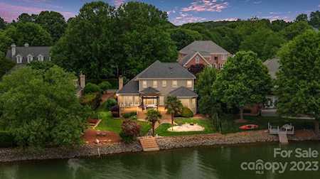 16215 Sasanoa Dr Cornelius, NC 28031