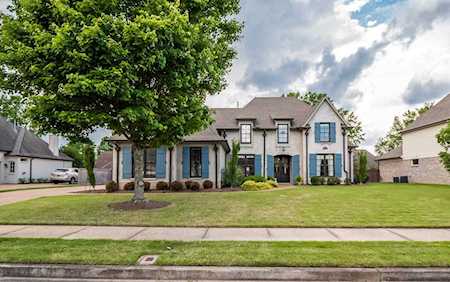 1601 Brackenshire Ln Collierville, TN 38017