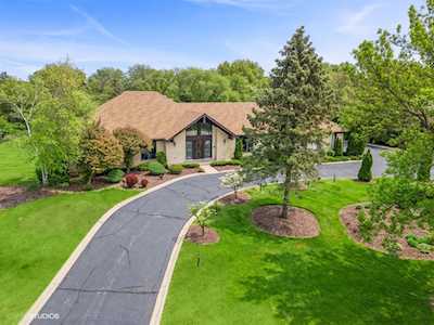 30 Stone Ridge Dr South Barrington, IL 60010