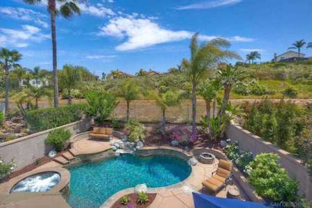 11846 Cypress Valley Dr San Diego, CA 92131