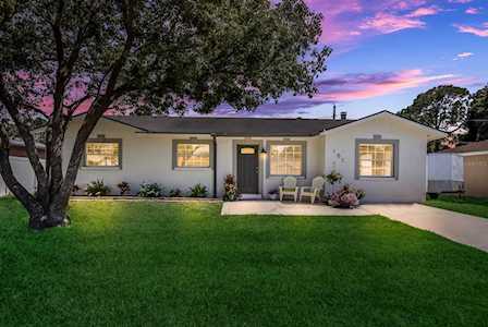 165 Alpine Ct Bradenton, FL 34208