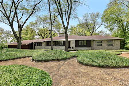 639 Stanton Rd Glen Ellyn, IL 60137