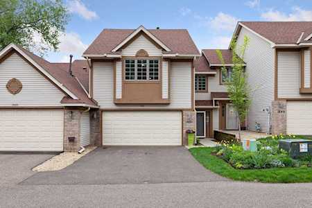 1901 Furness Street Maplewood, MN 55109