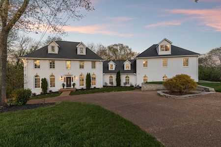 709 Cumberland Hills Dr Hendersonville, TN 37075