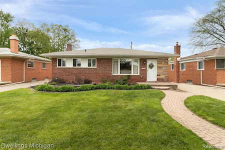 8267 Randy Dr Westland, MI 48185